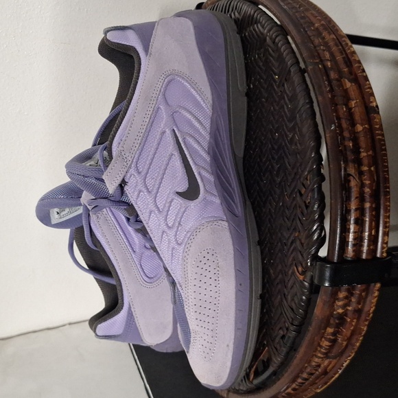Nike Men\'s Athletic Shoes in Lavender and Black main image 6